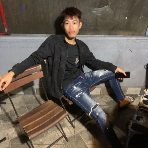 gương mặt lạ lẫm:333