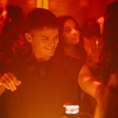 Markos at the Lounge at Nisos Prime | HLIOS PROJECT