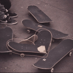 yungblud strawberry lipstick (slowed + reverb)