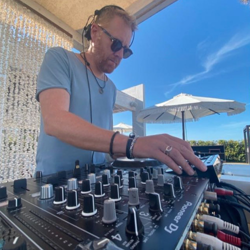 Stream PURO SORIANO Vol 4. 17|04|22 (Puro Beach Denia - Alicante) by VICTOR  SORIANO DJ | Listen online for free on SoundCloud