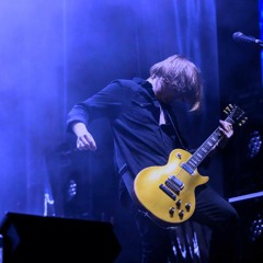 Nothing But Thieves - Is Everybody Going Crazy? (Live At The O2 Arena, London)