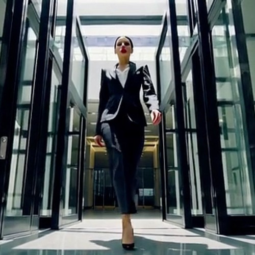 🎵 “BAJÉ A ROMPER” 🎵