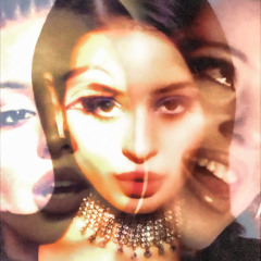 Секси Брюнетка