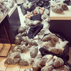 @huncho4e + @brammmstar- pants sag(prod.brvmmm)