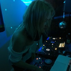 Guenevere Sets & Mixes