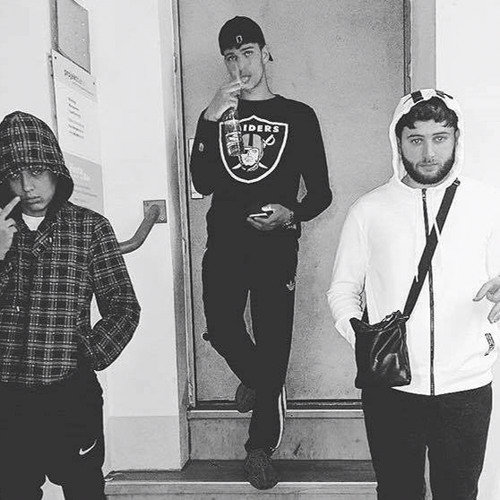 Lucio101 - Slash Slash ft. Omar101