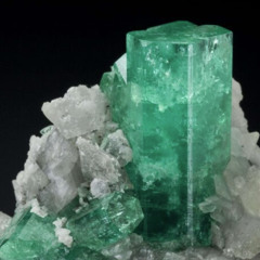 emerald-stones