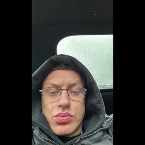 VKIE - UMRĘ KURE*SKO BOGATY (prod. MACSPAZZED)