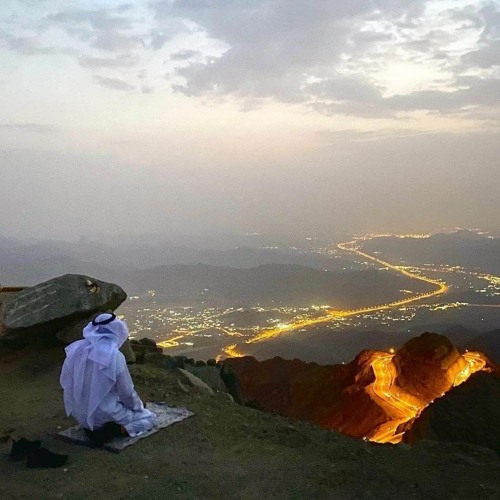 لَا تُلْهِكُمْ أَمْوَالُكُمْ وَلَا أَوْلَادُكُمْ عَن ذِكْرِ اللَّهِ | رعد الكردي