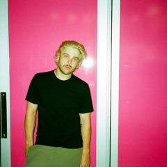 RADIO//MIX FEATURES