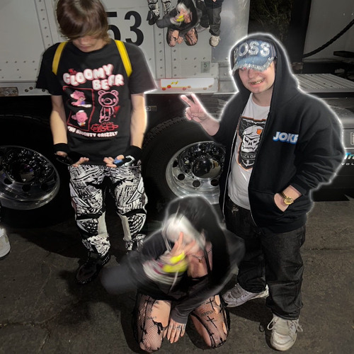 d0nt turn 0n the l1ghtz + btw0rld + ashes. (voidrave99)