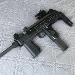 Uzi (prod. @cayynohh)