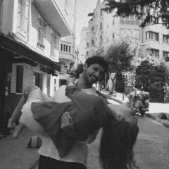 لما تكوني مني قريبة ❤️