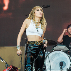 Miley Cyrus - D.R.E.A.M (live - Glastonbury 2019)