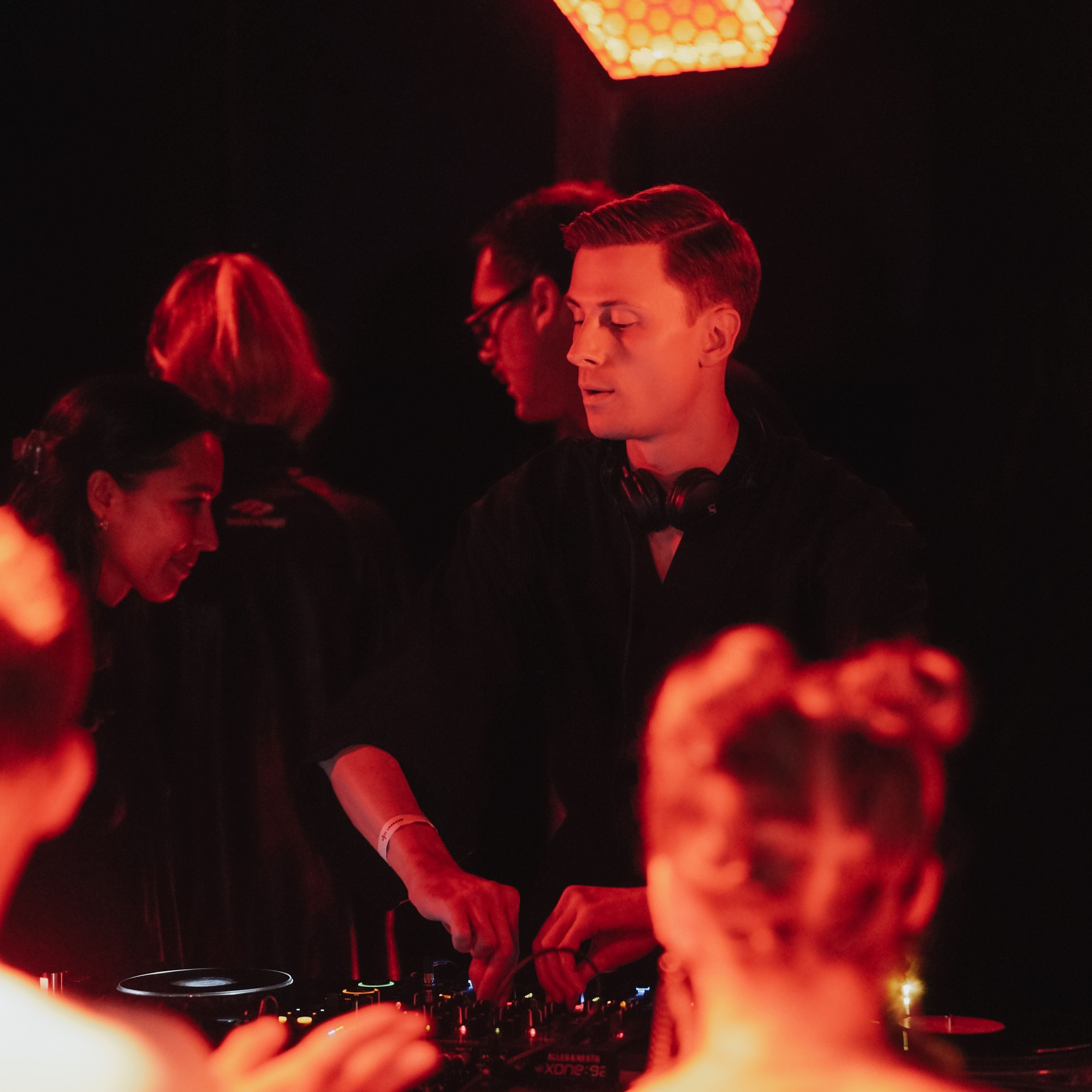 Artem Zhidkov ‒ October Podcast, 2025 Artem Zhidkov ‒ October Podcast, 2025