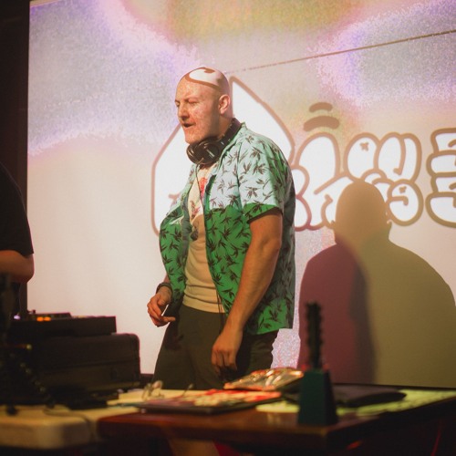 DJ SET 1: DEBUT