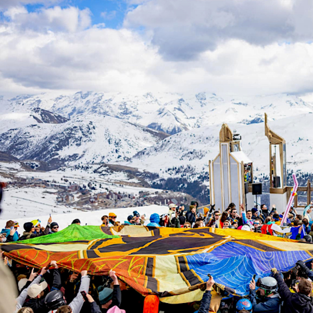 Stream Tomorrowland 2025 - Best Songs, Remixes & Mashups