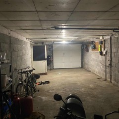 dans l'garage..