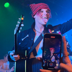 sweet heroine - yungblud in paris