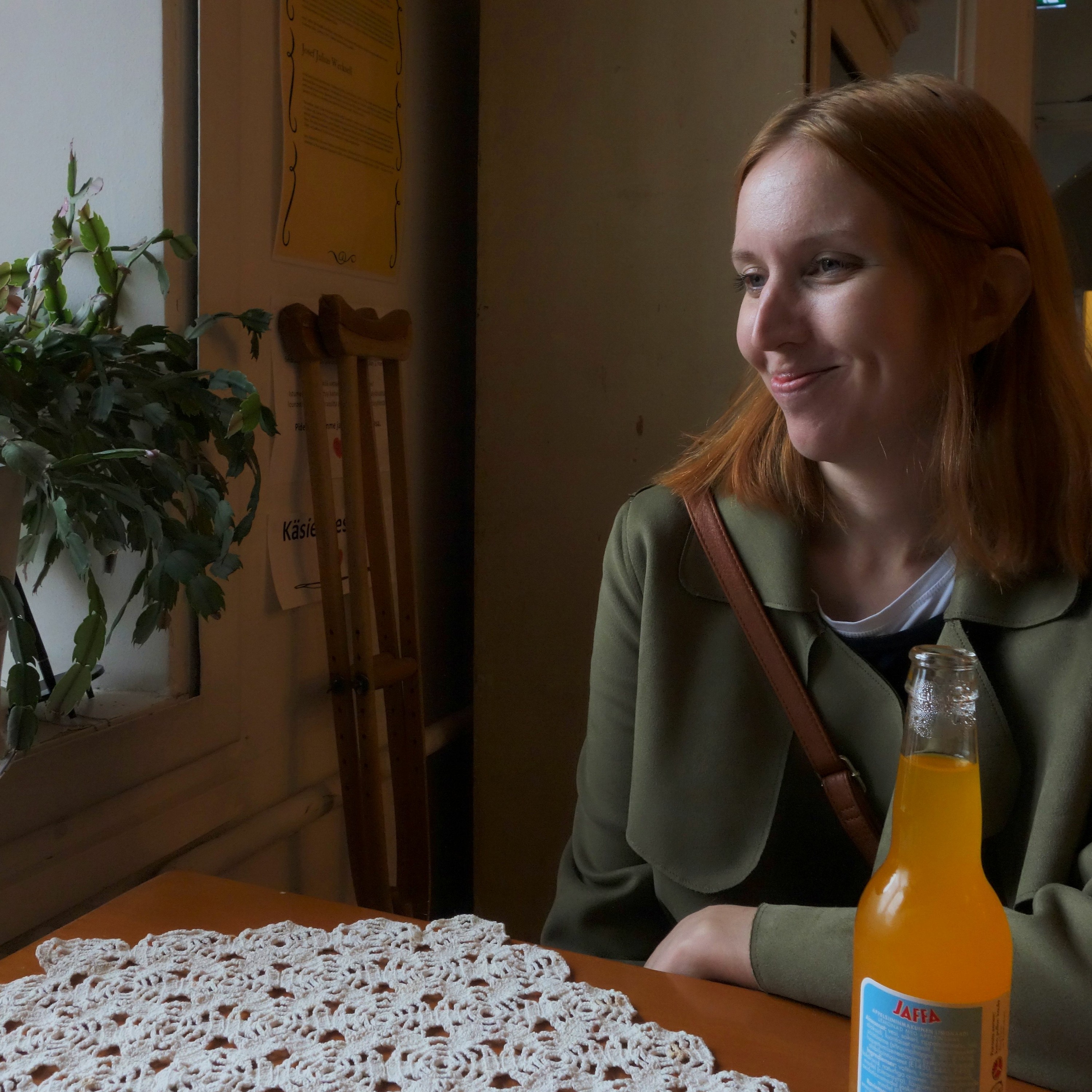 TUNTEISTA TAIDETTA 2021 LÄHESTYY: Olga Laaksonen Käytävägalleriassa - Lähiradio 100,3MHz. episode artwork
