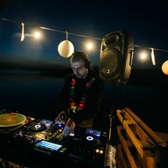 Maddy @ Summer Vibes On The Beach at Sirka Sport, Live 21.08.21