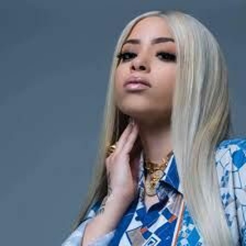 Leave Em Alone (LIVE) - Layton Greene