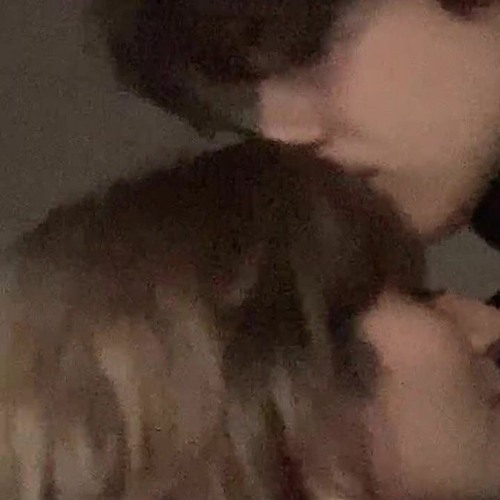 Thức Giấc và thấy em cũng yêu anh...