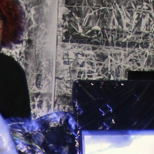 SWALLOWING 23 DOGS WHOLE - live WW: szofia energia (excerpt)