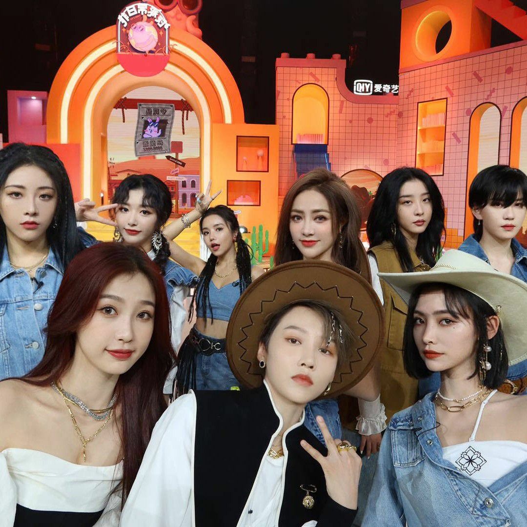 artworks-TFgRU1ZThjNmlbru-