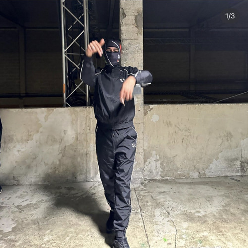 Zeu - Karambit