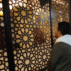 خيالُكَ بينَ طَابقةِ الجفُونِ