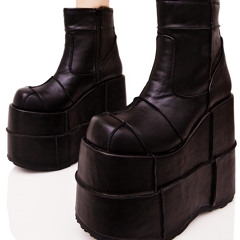 stomp wit me w/captiandiegoblack&kingmuzethedarklord. (PRODTRULIFExINFERNO)