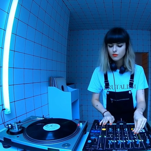 Tigerhead - HÖR BERLIN / November 18 / 2pm-3pm