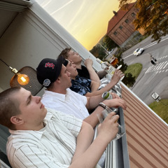 Tårtkalas och smurfhits på anabola #storatuttar #sverigevänner