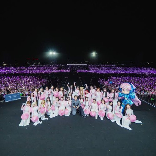 Intro Concert Em Xinh Say Hi Day1 - 30 Em Xinh Say Hi