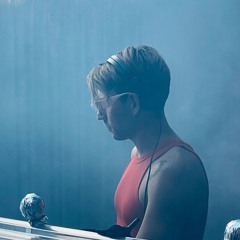 Lips Service at CONFIDE 03.11.2024