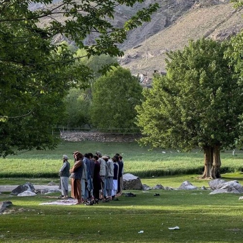 تَتَجَافَىٰ جُنُوبُهُمۡ عَنِ ٱلۡمَضَاجِعِ يَدۡعُونَ رَبَّهُمۡ خَوۡفٗا وَطَمَعٗا وَمِمَّا رَزَقۡنَٰهُمۡ يُنفِقُونَ ، الشيخ أحمد أبو بكر