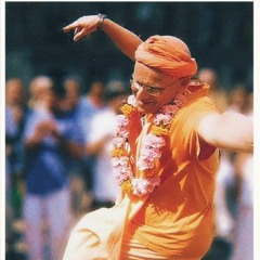 kirtan before HH Kadamba Kanana Swami  during his final days.