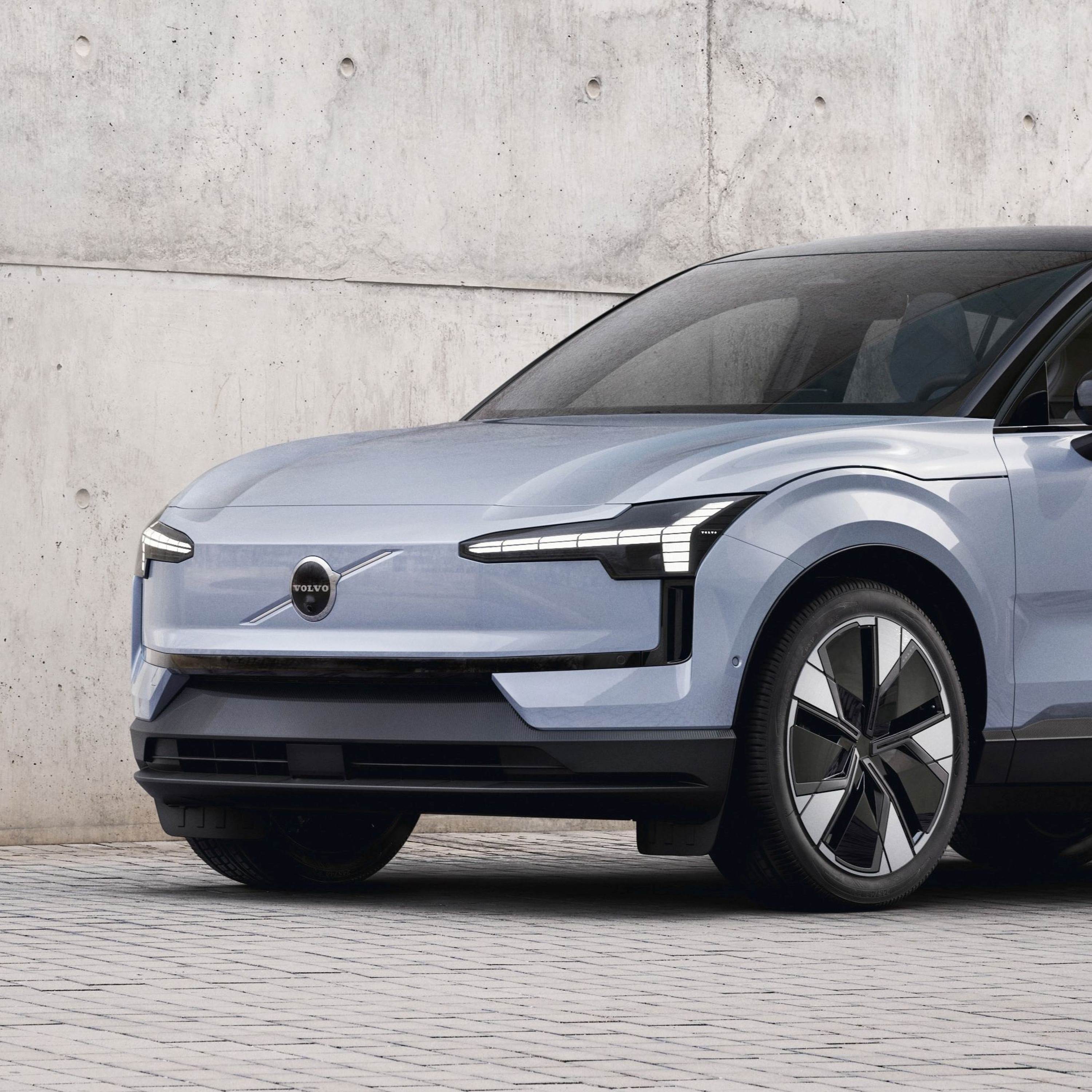 Overdrive: EV range problem; Clarkson UK’s sexiest man? Creating car names; Mitsubishi Pajero Sport thumbnail
