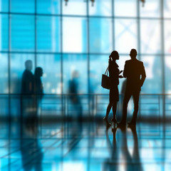 Называя встречи случайными..