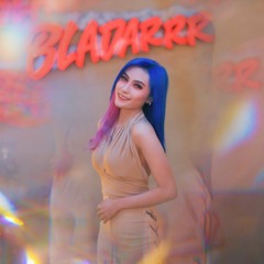 HOLY GRAIL [ AwikEazky ] - YELENA CANTIK SE ASIA!!