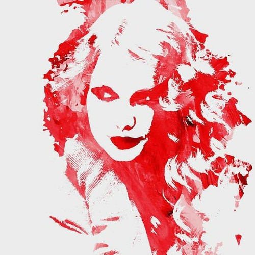 T Swift Hides at TJ MAXX