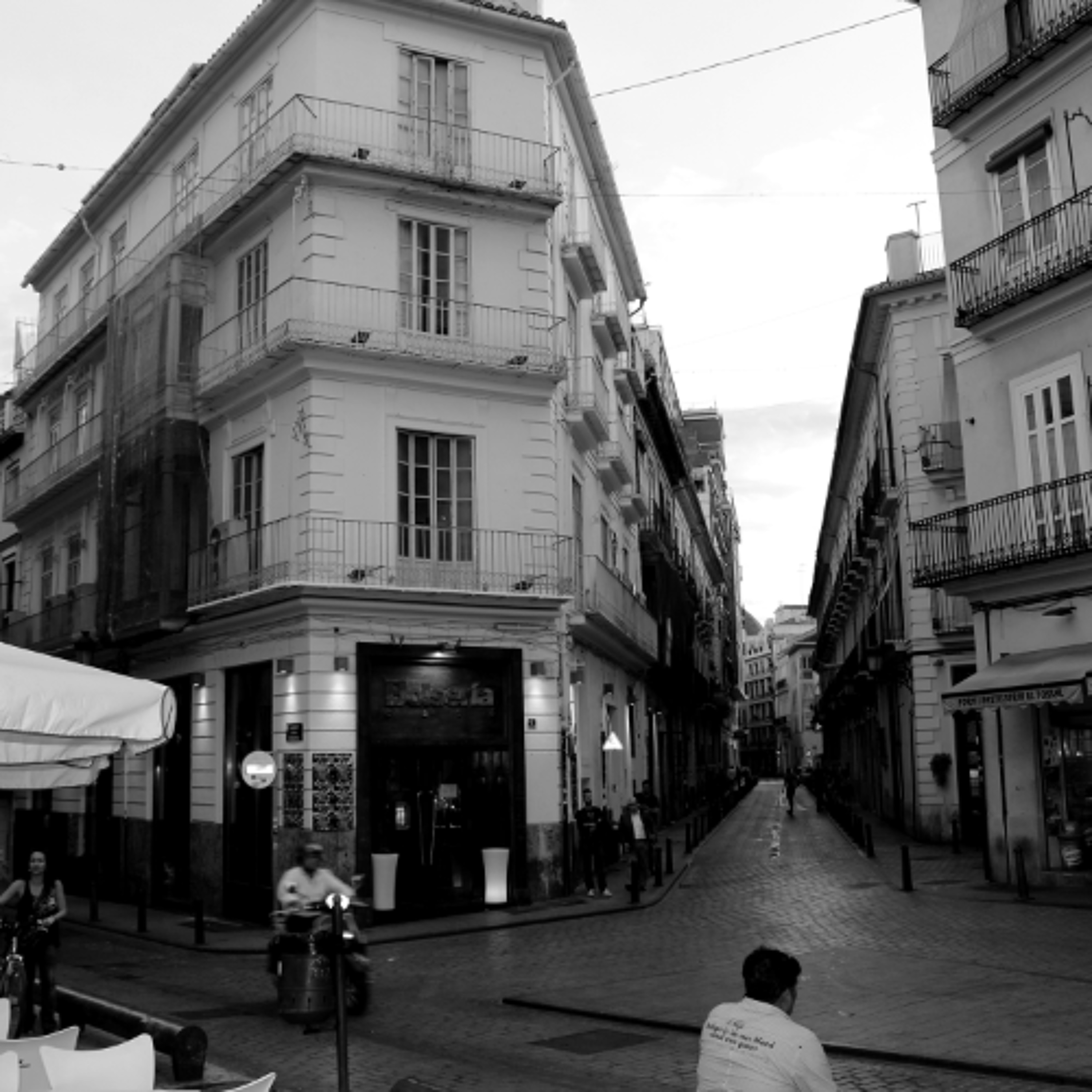 Cities #913 - Valence [Deep House - Deep Tech] episode artwork
