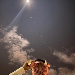 ياشبيه القمر في ناظريني .