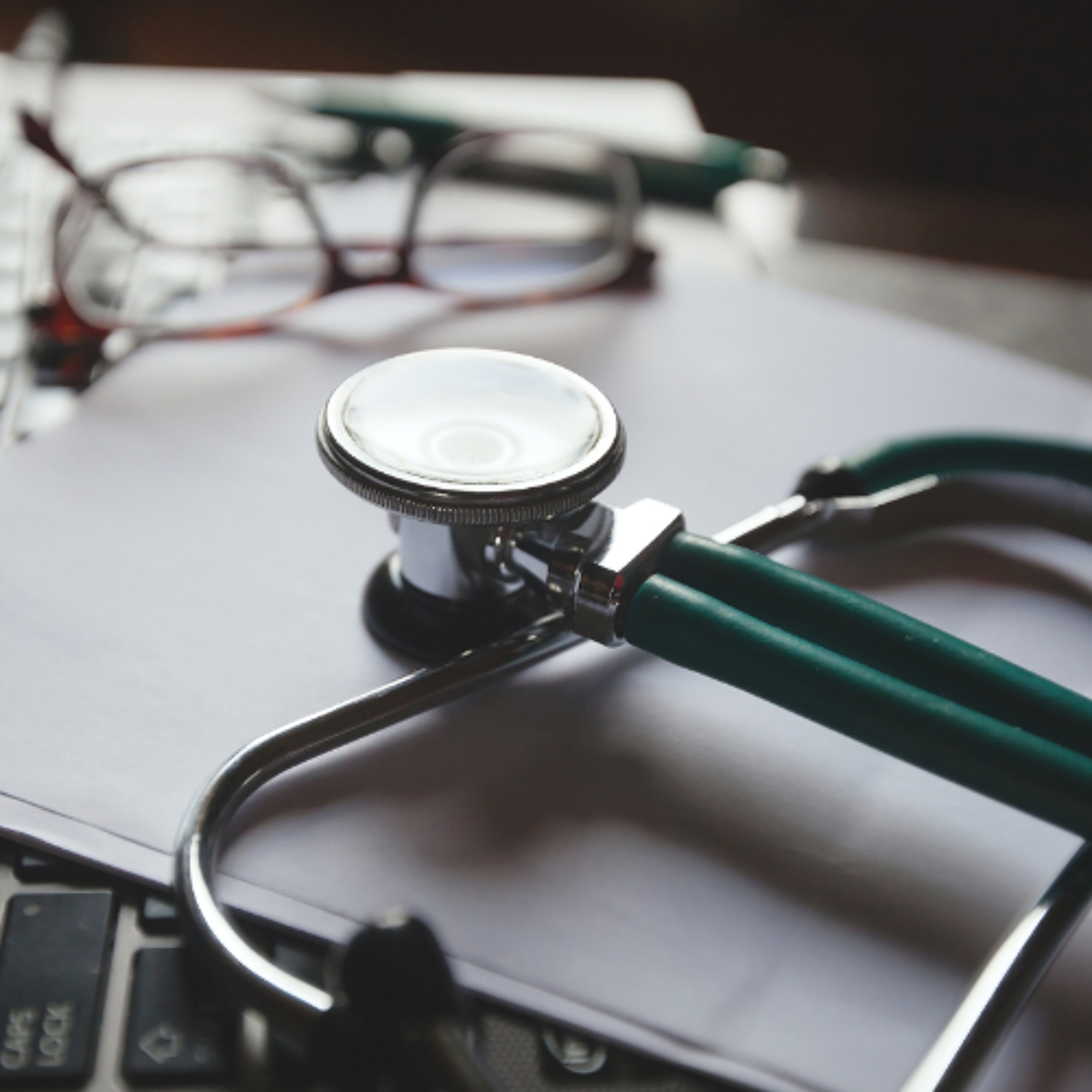 Doctors warn Health Minister that risks to patients will persist without new hospital delivery in the Mid-West
