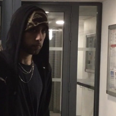 pleurer dans le télephone (p.Yz).