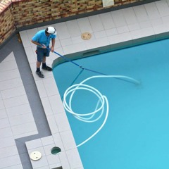 Signs That Your Swimming Pool Needs Maintenance