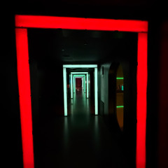 Aliens in the closet_5