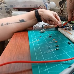 Oscillator 4.7 uF Cap