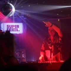 Terri-Anne - Superfeel Party Set